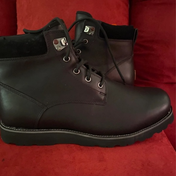Ugg men’s boots size 11 main image 4